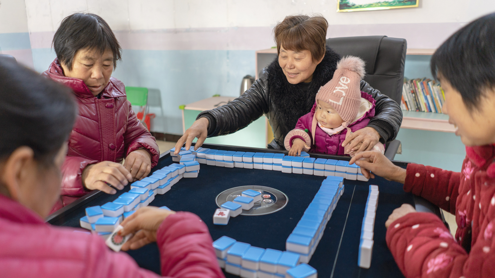 Playing mahjong